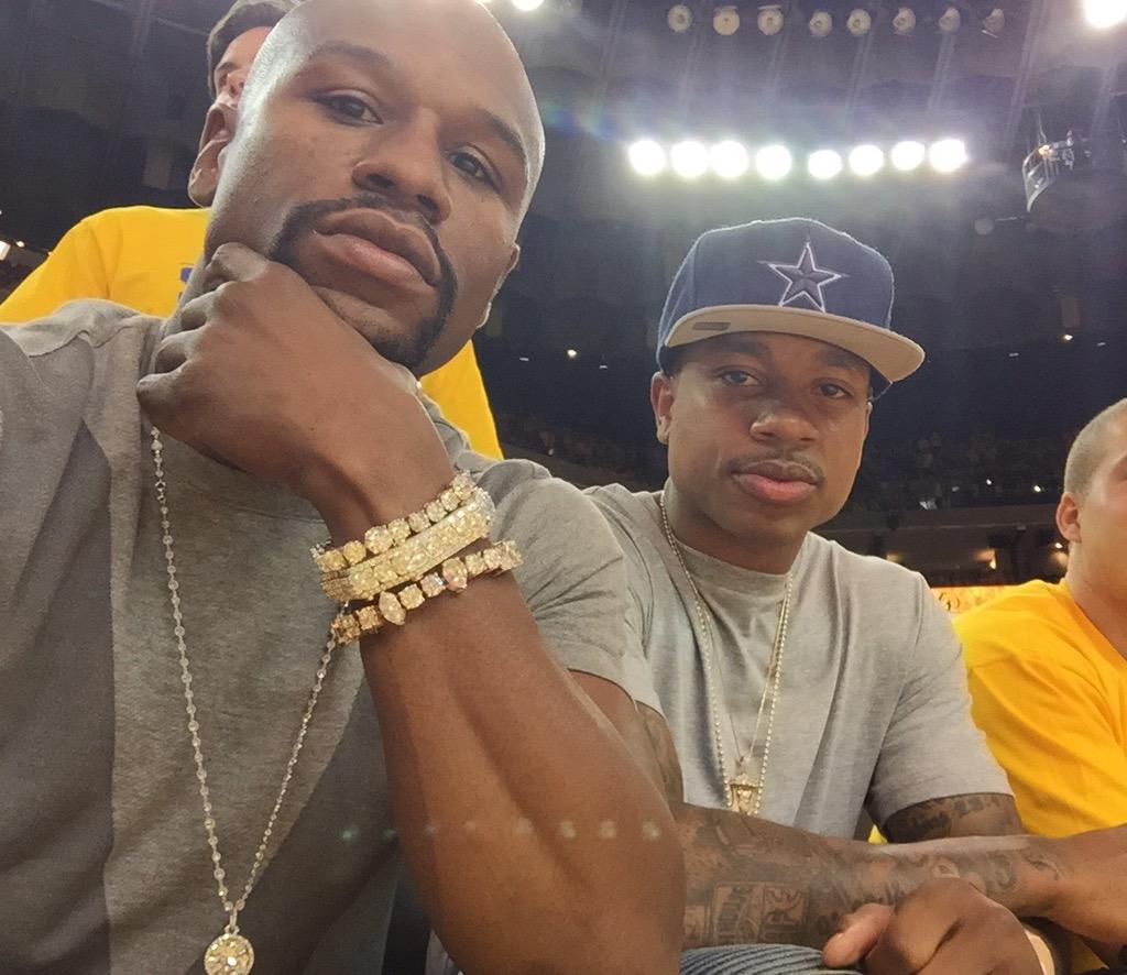 RT @FloydMayweather: Follow my close friend, NBA player @Isaiah_Thomas http://t.co/MiF2PG0QwC