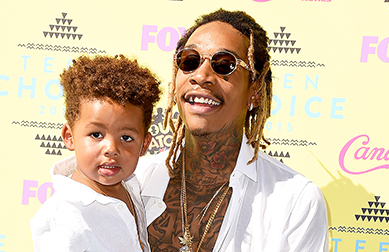 usweekly's tweet photo. Wiz Khalifa brought his son Sebastian to the #TeenChoiceAwards! http://t.co/6BcykXW4Ja http://t.co/nphriphMNx