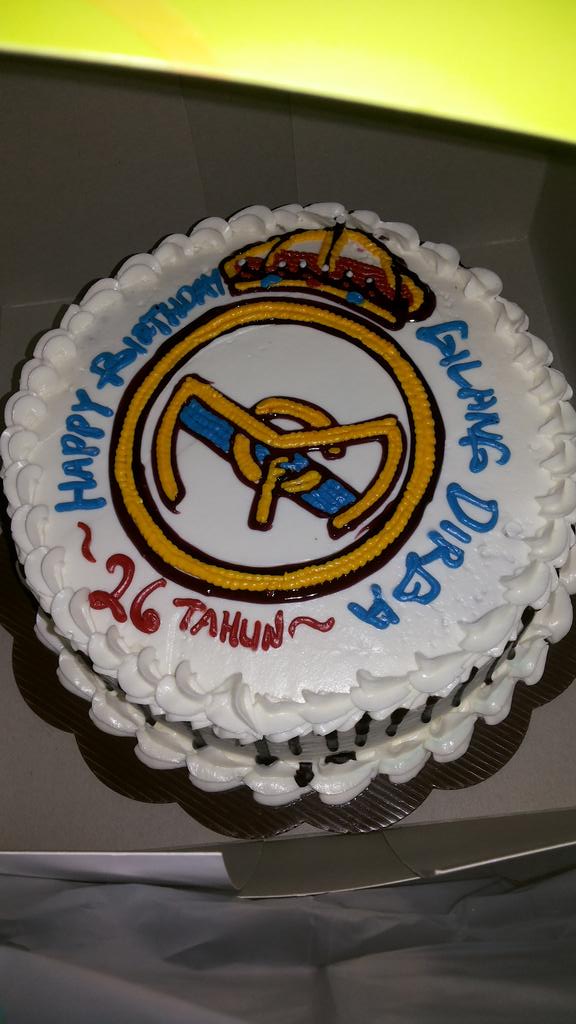GLORIJakarta's tweet photo. This is cake from glori, tapi jga dibantu sama kakak @AprilanDely thx kak atas bantuannyaa😊😊 http://t.co/OdOIVeBpoN