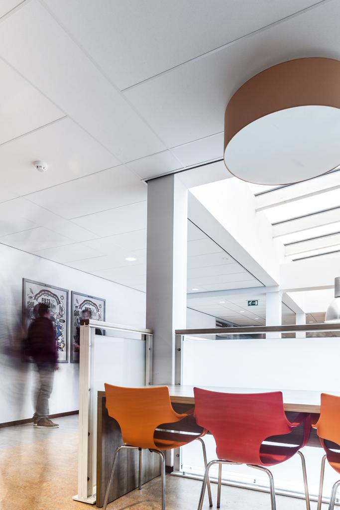 Voor goede #akoestiek en comfort: Knauf AMF THERMATEX Acoustic Range! Hét plafondsysteem: buff.ly/1IXIP6e