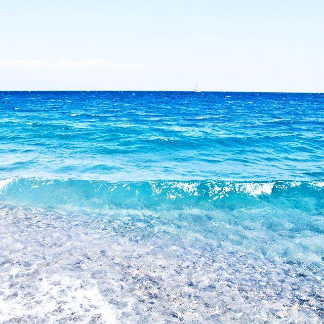 jadepappalardo's tweet photo. Everyday is a #SplashAndSwim 🏊🏻 // #WHPtexture #enjoytheblue #sharetheSicily http://t.co/60lx4TBNTA