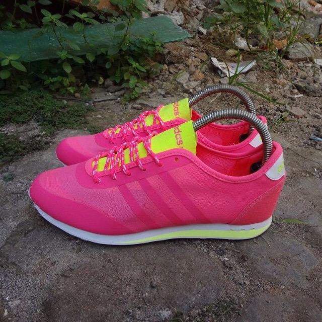 sneakersaddcts's tweet photo. Adidas Neo Groove
Size: 37 &amp; 38
Price: IDR 399,000 http://t.co/MIgQDKsFda