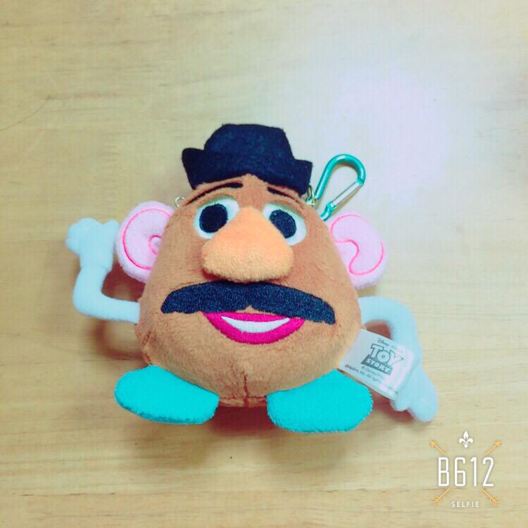 ldh_naran_7's tweet photo. 無料企画こっちの垢でやります( ¨̮ )

缶バッチ、千社札シール、ナツイチの健二郎さん冊子、ポテトヘッドのポーチです( ¨̮ )

参加人数で当選者増やします👶

少なかったらやらないので、参加する方はRT＋フォローお願いします！ http://t.co/kzmA7xXMkc