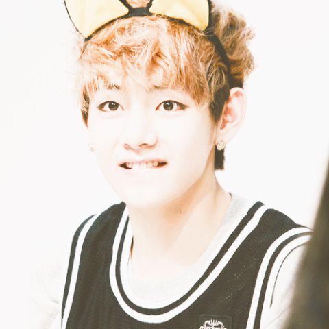 officialyangmi's tweet photo. spam kim taehyung 7/10 http://t.co/kg9HFQTBYo