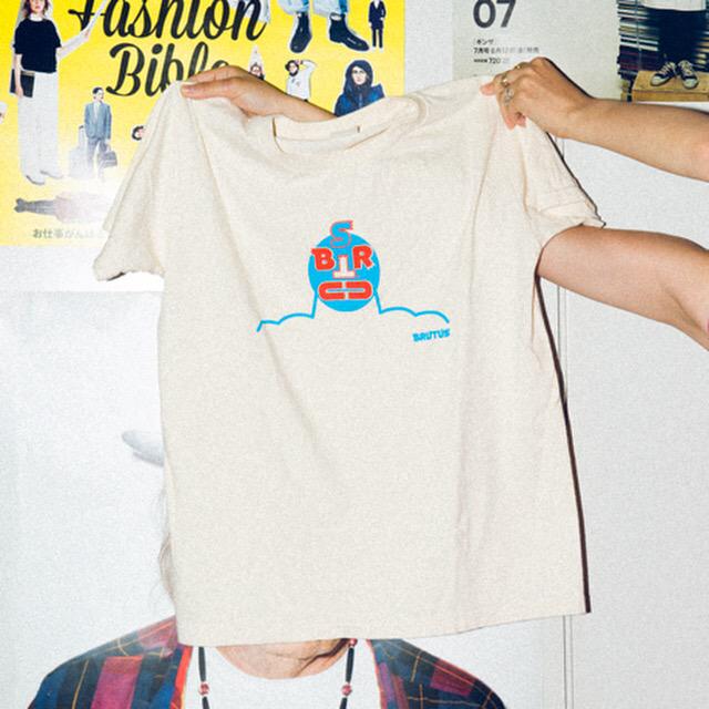 Ginza Tシャツ特集を迎えて 編集部でもtシャツ流行り Ginza編集部員のお気に入りtシャツは Isの 違う雑誌の Tシャツなんですが はこちらから T Co 8f5thl9ddq Http T Co 0jswe28ycw