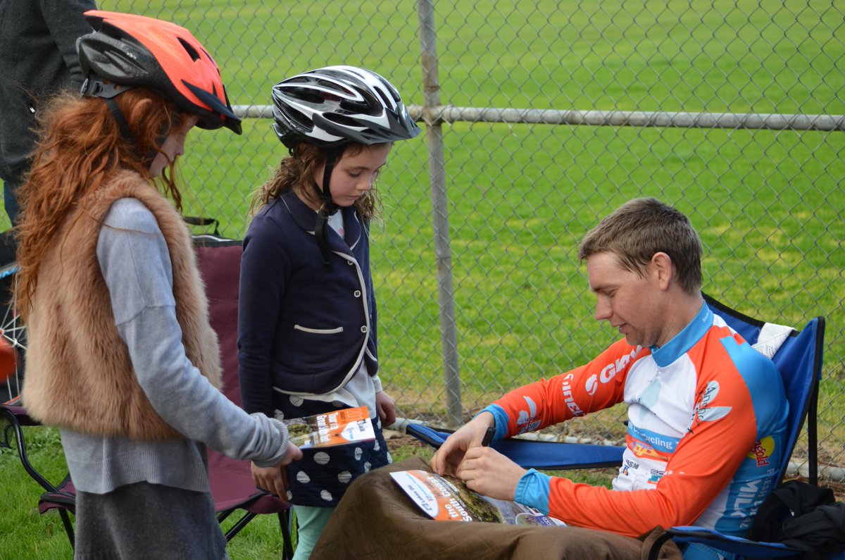 Cynmcteach's tweet photo. Young local fans go to the young local team for autographs @moyne_shire @cyclingvictoria @SCcycling #ToGSC15 #wharf http://t.co/emHcRYhPwD