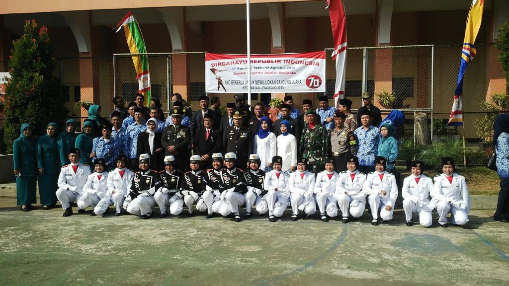 keclengkong's tweet photo. DIRGAHAYU REPUBLIK INDONESIA ke-70,    ayo bekerja untuk mewujudkan Bandung Juara http://t.co/tNQbqGWAGu