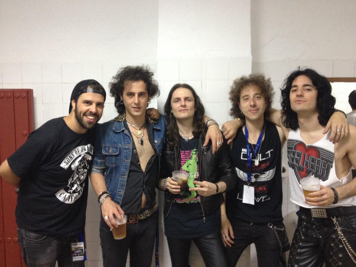 HellHousebanda's tweet photo. Gracias Tarazona por el conciertazo y el trato!! Nos vemos en la carretera, Seguimos! #tarazonadelamancha http://t.co/OrmtJTMHVm