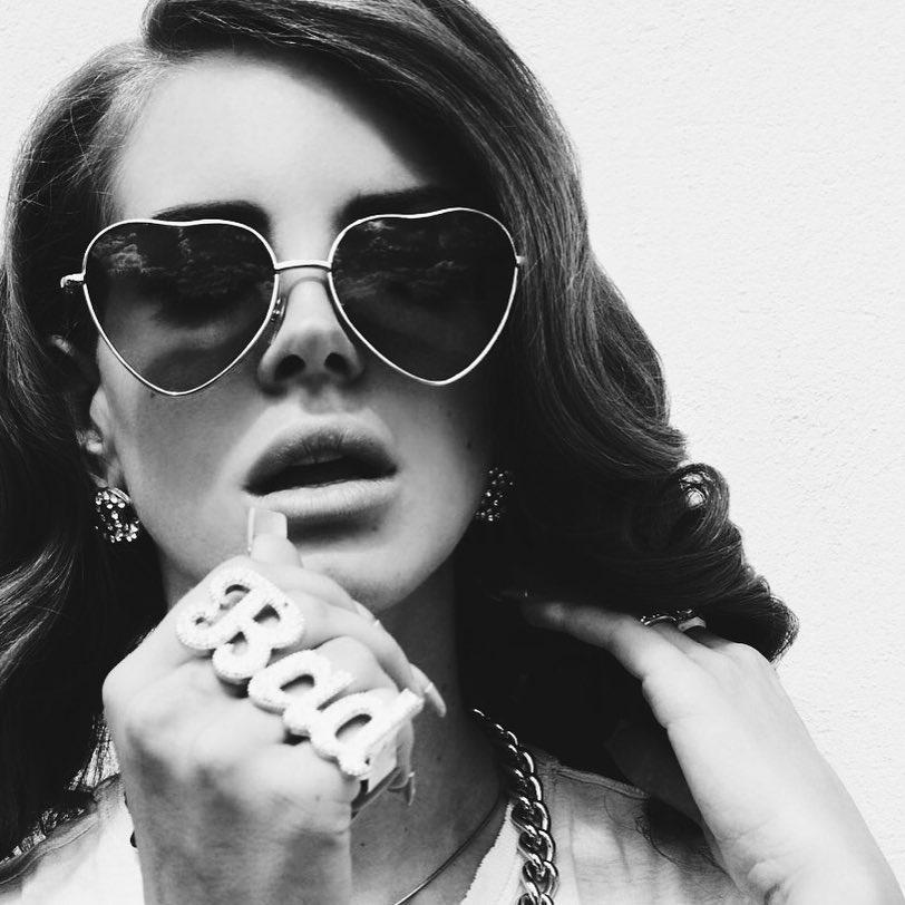 MILKSHAKEMODELS's tweet photo. #MilkshakeMuse Elizabeth Woolridge Grant, known by her stage name Lana Del Rey: http://t.co/EYOldnstMw http://t.co/MMWnHE0SEt
