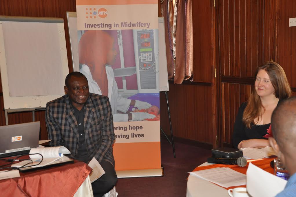 UNFPA_SOMALIA's tweet photo. @achubecky our Reproductive Health Advisor speaks on importance of midwifery training @GKyeyune @Pilirani @RuthKSol http://t.co/xPm203pDFD