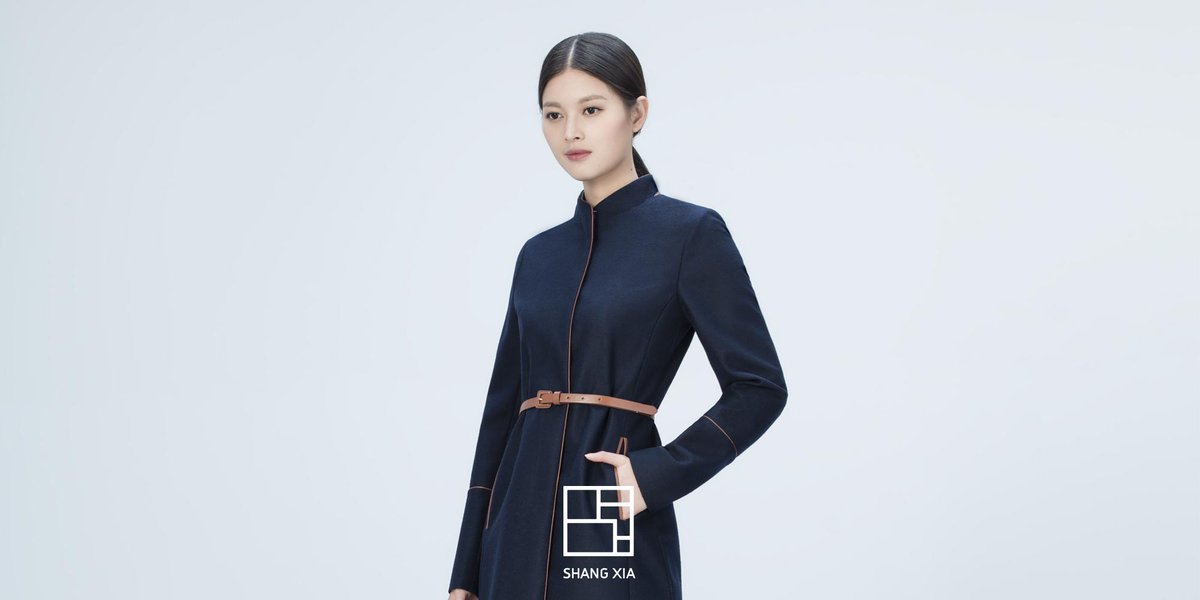 ShangXia's tweet photo. La collection Heqi mélange grâce traditionnelle et finesse du détail, pour un rendu fluide et cintré. http://t.co/NtriUQLWsh