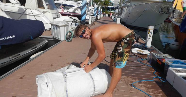 Skipper Kristian on taking #OceansofHope apart to fit her into a cargo ship headed for Turkey: tinyurl.com/o7p5khf