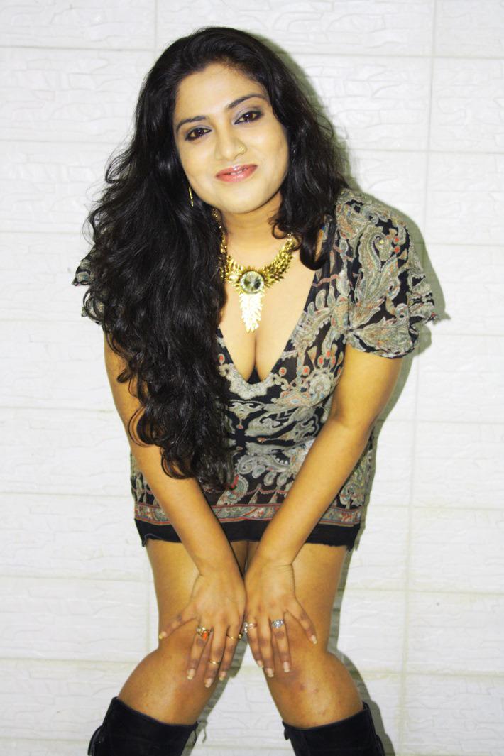 Kavita Bhabi Indian Hot Actress Kavitha Radheshyam Latest iiQ8