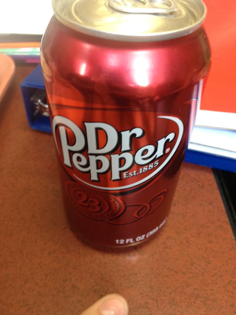 danceingdevilc1's tweet image. lunch time in this cafe @DrPepper_GB
