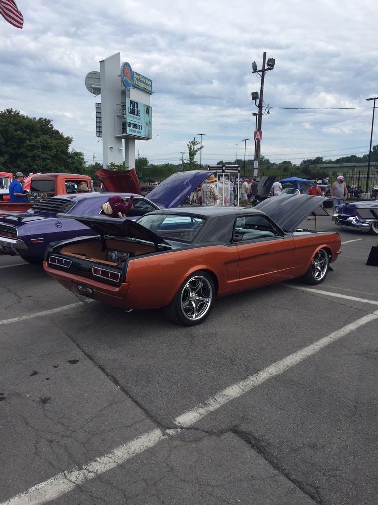 Gpbroph's tweet photo. @SummitRacing Here's a couple pics of my "65 3 window coupe" I just finished. #mustangrestomod http://t.co/9VBOdic1y0