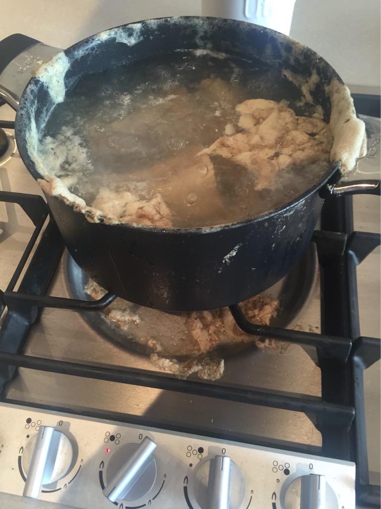 JeremyClarkson's tweet photo. Not sure I've got the hang of this cooking malarkey http://t.co/kBzWe4L3Rp