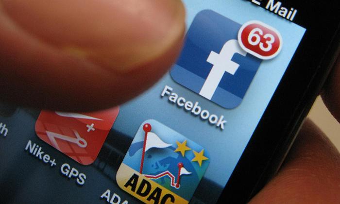 small_tech_'s tweet photo. ‘Facebook rescinds internship from student who exposed app privacy flaws’ on @guardian 

http://t.co/Kk7zWQDcsn http://t.co/8X3G1wvkEa