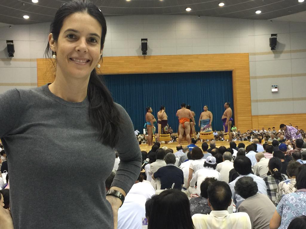 milenagimon's tweet photo. Una pelea de Sumo es punto obligatorio para ir en Japón. Y si se encuentran a un "Yokozuna", verán cómo lo respetan! http://t.co/ABZmxXvoVB
