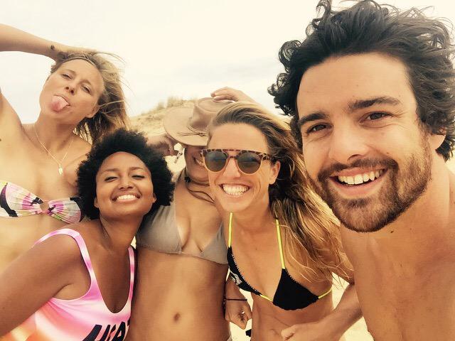Vive les vacances !! 😘😘😘

<a href="/ZZcrew/">Sylvia Briffard</a> <a href="/OceaneC/">Océane Ciuni</a> <a href="/Rooky_Rider/">Sandy Alibo</a> <a href="/ALarripa/">Adrien Larripa</a> vous me manquez deja!