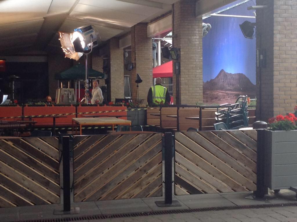 DWFilming's tweet image. Filming at Eddie's Diner with the Doctor, a guitar, and Clara as a waitress. Thanks, @AdamOrford1! #dwsr