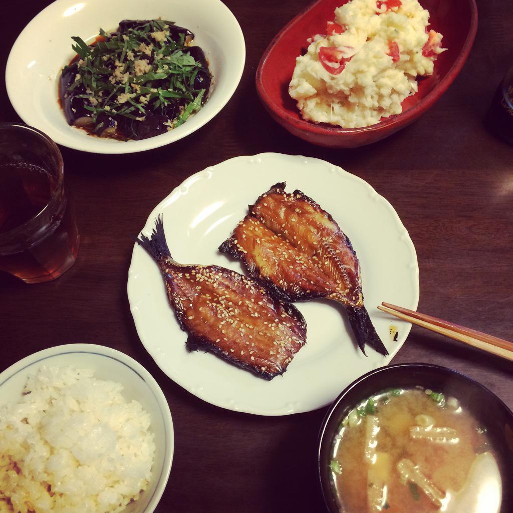 Mina No Twitter 今日は実家で母ご飯 母の料理は本当美味しくて幸せになる ꈍ૩ꈍ 食べる度に自分も料理もっと上手くなりたいと思うけど 道は遠そうだ 笑 Http T Co 2wwb2rr8po