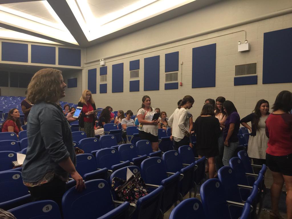 starrje's tweet photo. Getting our Twitter on! #SuccessTPS #iPDTulsa http://t.co/X6PW2XapKG