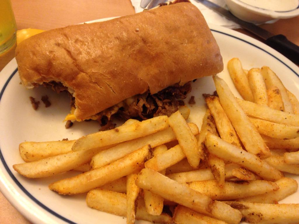 AlissaAnn5's tweet photo. ihop.😍 http://t.co/HuwRqP9Qte