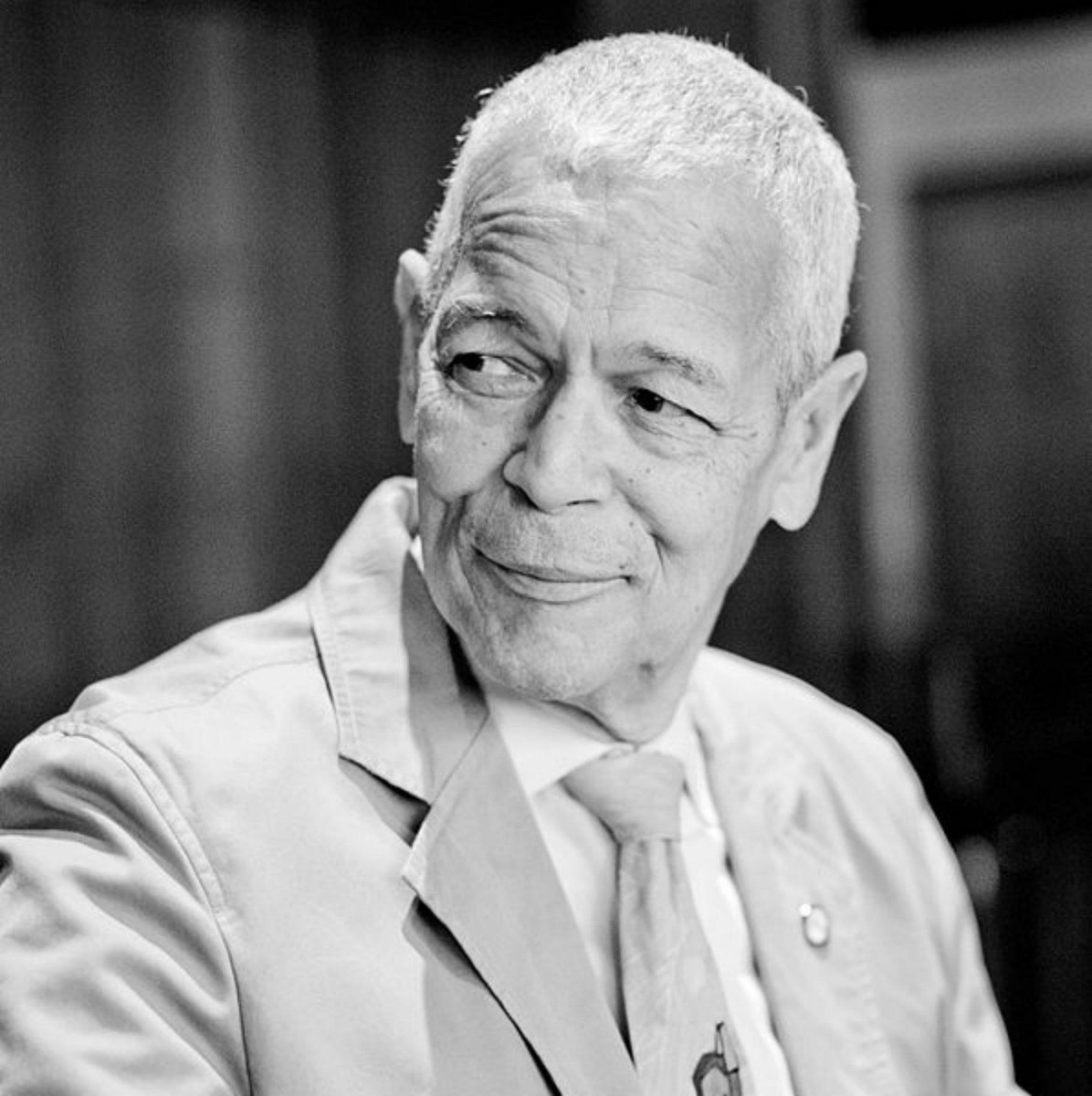 democracynow's tweet photo. Julian Bond: Remembering Civil Rights Freedom Fighter Who Chaired @NAACP, Co-founded SNCC http://t.co/DS2iDHUgf7 http://t.co/5wISDkI8Nt