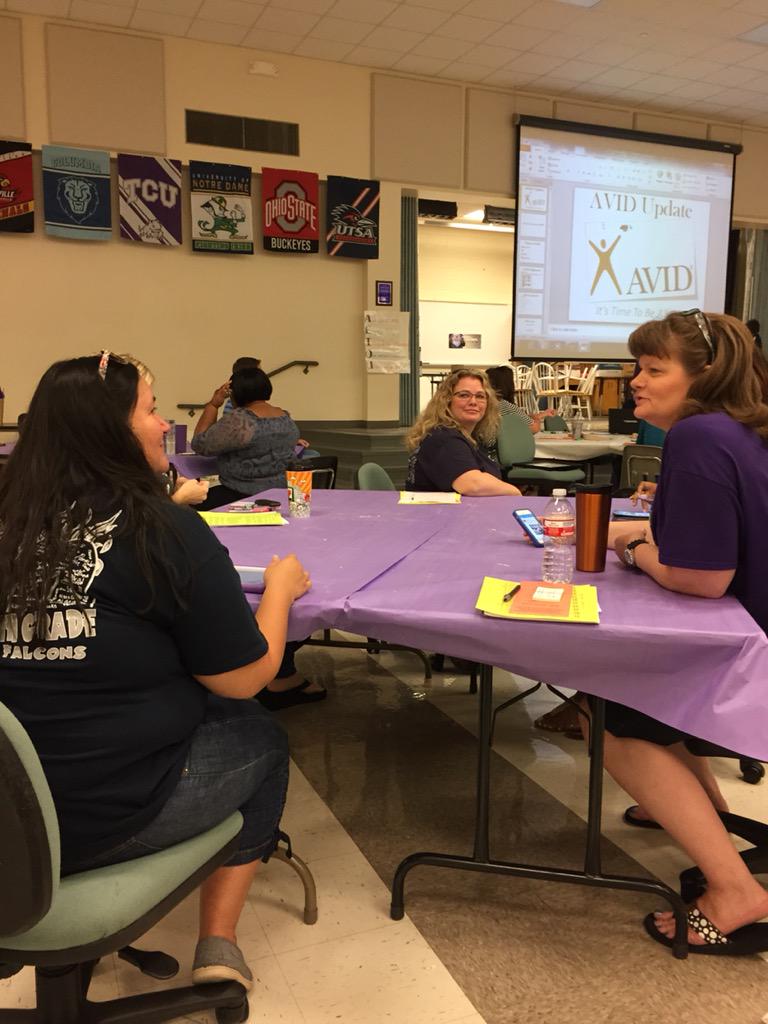 LoveTeachingTJ's tweet photo. Collaborating at PDH!!
#formanlearns #FormanFalcons http://t.co/aYG0afjtik
