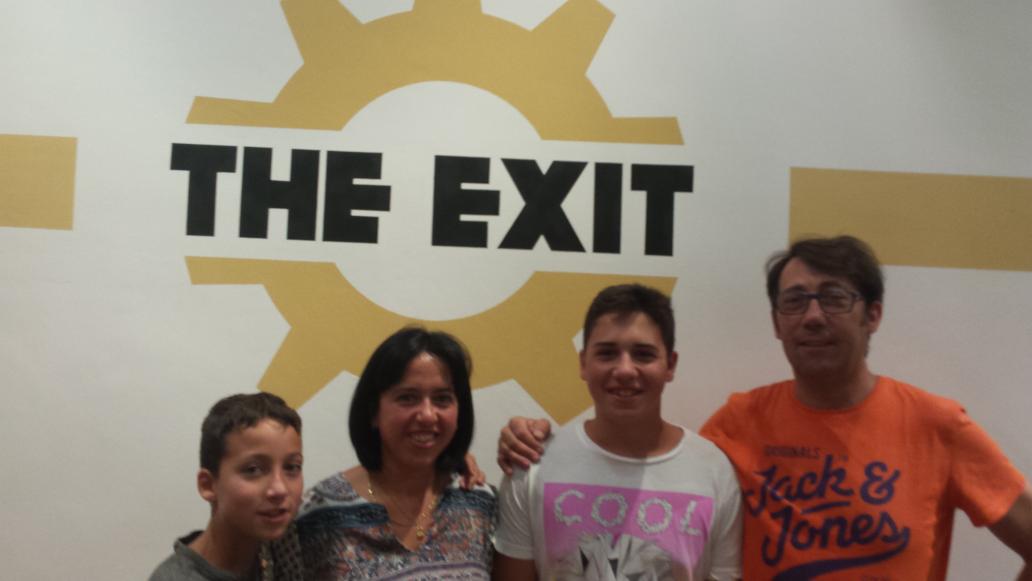 TheExitValencia's tweet photo. ¡Grandes partidas este verano! ¡Reserva ya en http://t.co/Jp69PAEn22! #ocio #valencia http://t.co/ViNseSLNiP