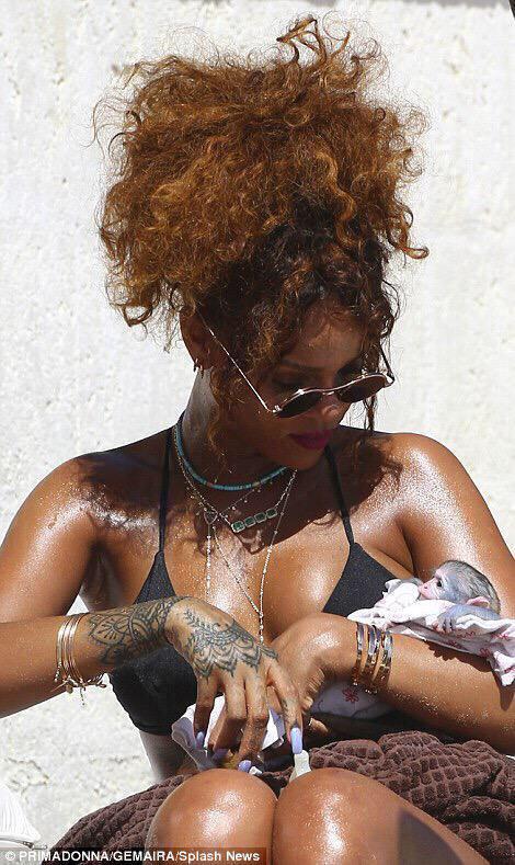 rtyoureparents's tweet photo. Rihanna http://t.co/tF8Fn8lOkB