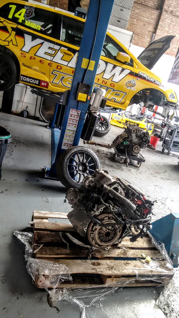 Time for that motor <a href="/andygaugler/">Andrew Gaugler</a> #yellowspeedracing #civiccup @750MotorClub <a href="/SilverstoneUK/">Silverstone</a>