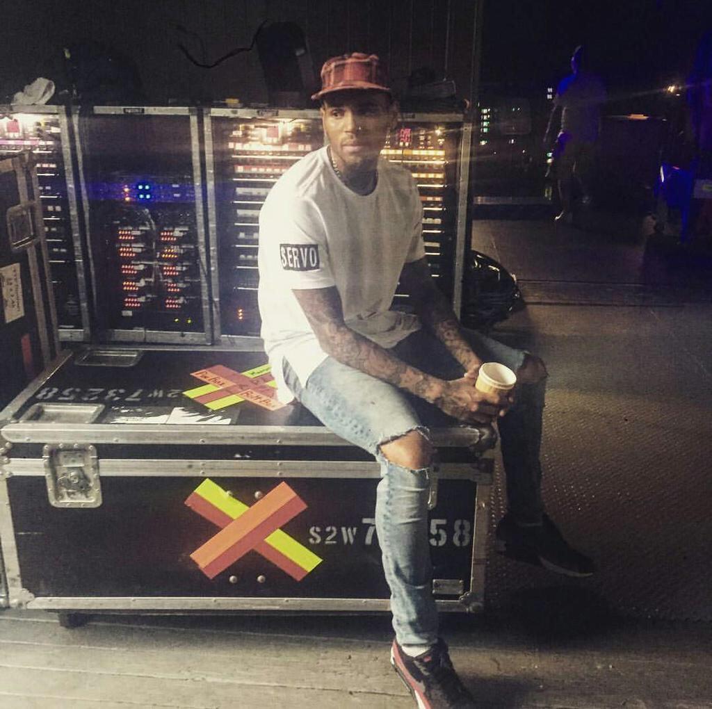 rtyoureparents's tweet photo. Chris Brown http://t.co/RqGc7D8Y1p