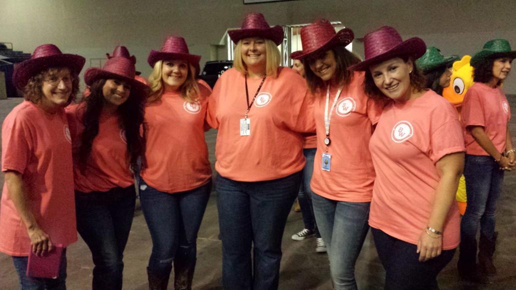 rriley6382's tweet photo. @WestElem2015 kinder team #westdreamers #westinnovators #youmatter #soblessed http://t.co/OmaekKfOnR