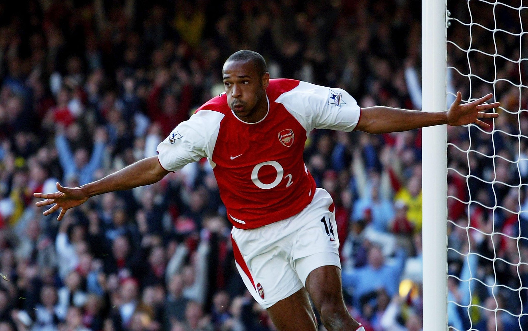 Happy 38th birthday to a footballing legend, Thierry Henry ! 