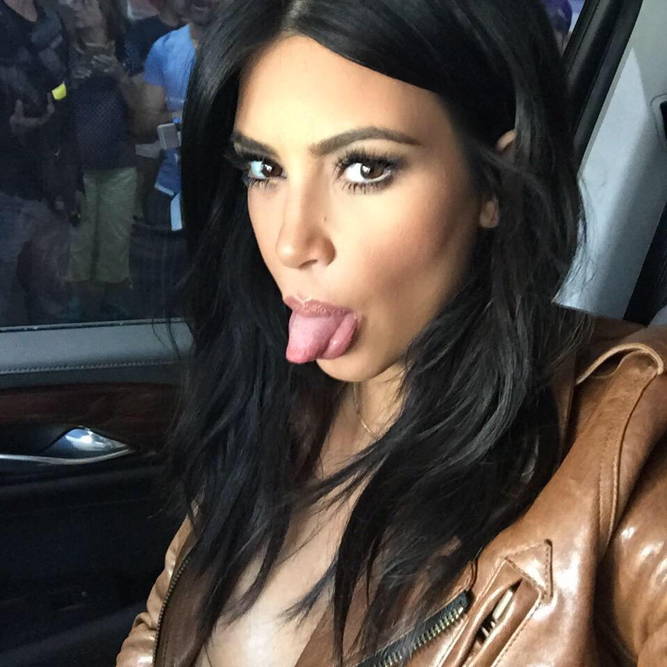 rtyoureparents's tweet photo. Kim Kardashian http://t.co/nxRExjiif7