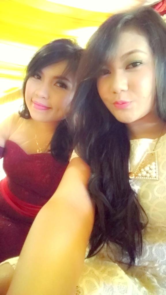 StellaMangontan's tweet photo. 👭👸👰😙😙 http://t.co/TB1xiDcA8S