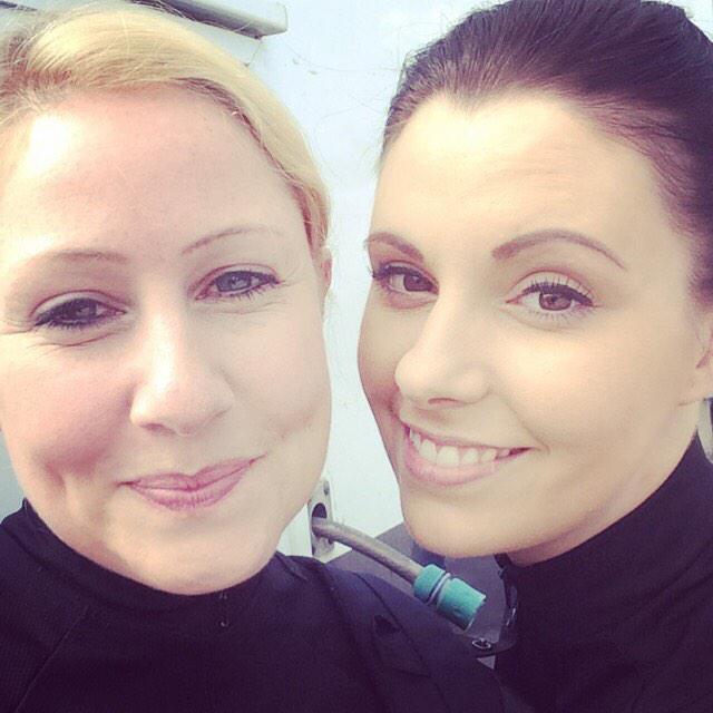 EmmieLulu's tweet image. Girlies on set #elloelloello