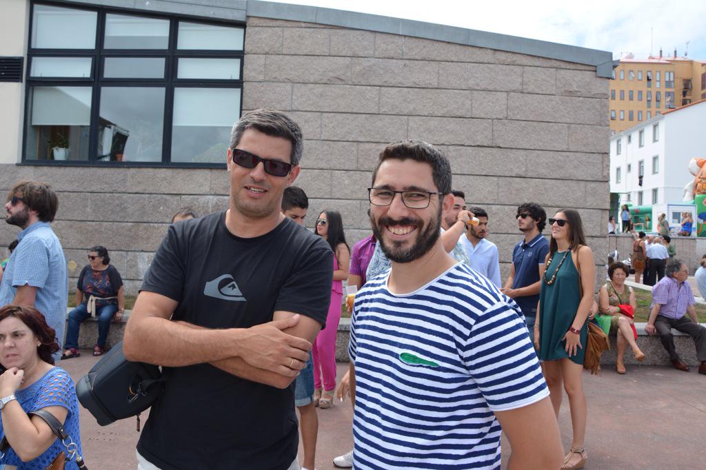 micaferin's tweet photo. Dándolo todo.@jmmirar @FestasDeLaxe #haiquestar @PabloManrique3 @BarEscaravello http://t.co/NShhAmNzOC