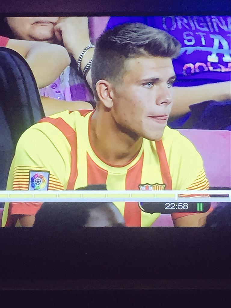 sRoger_'s tweet photo. Gracias tele5 por mostrar un aficionado como este 😍😍😍😍
guapo y del barsa 🙏🏼🙏🏼 #pami http://t.co/rJAn769swg