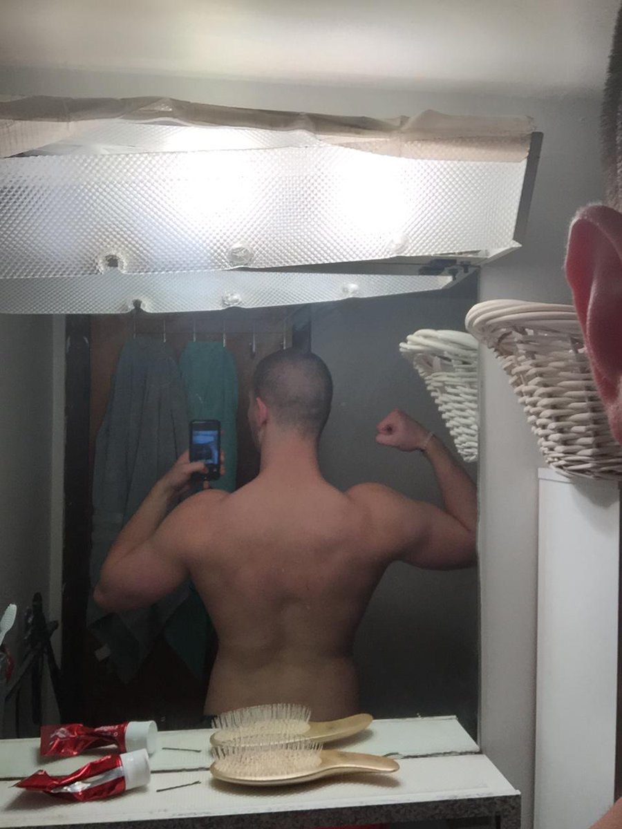 GeoffreyMDoc's tweet photo. Need to hit rear delts more often! Long day for shoulders/delts. #FavoriteBodyPart #gym #workout #bulking http://t.co/tCPWWXXyrZ