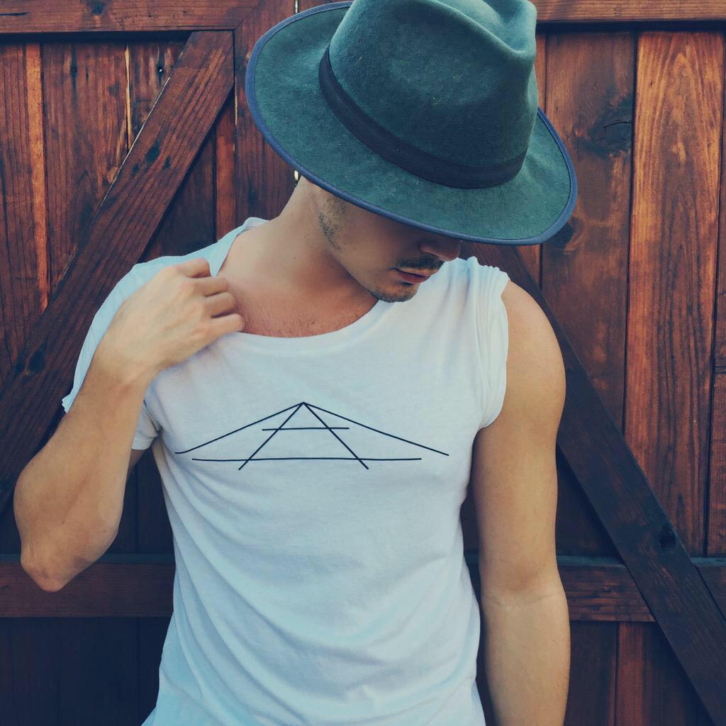 rtyoureparents's tweet photo. Tyler Blackburn http://t.co/09itObHtLp