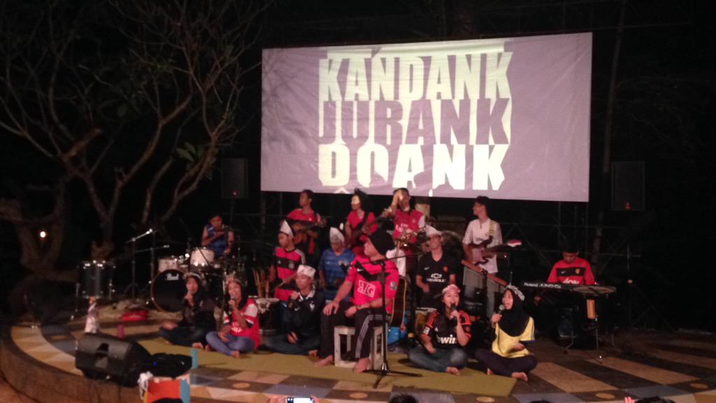 Malamnya kita ke Slink nonton performance dari band kece <a href="/kandankjurank/">Kandank Jurank Doank</a>. These kids are super cool! <a href="/LPDP_RI/">#DiriUntukNegeri</a> #PK37