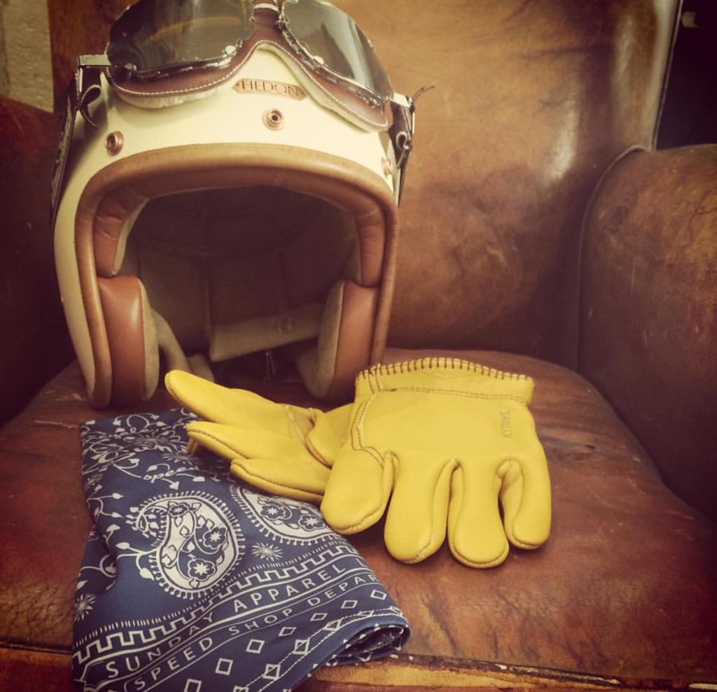 HedonMx's tweet photo. #LosLunesSeMeAntoja ir al trabajo con mi #Hedon #FelizLunes #RideHard #WearHedon #DejoTodoPor #HedonWorkshop http://t.co/q2ENAOBw1b
