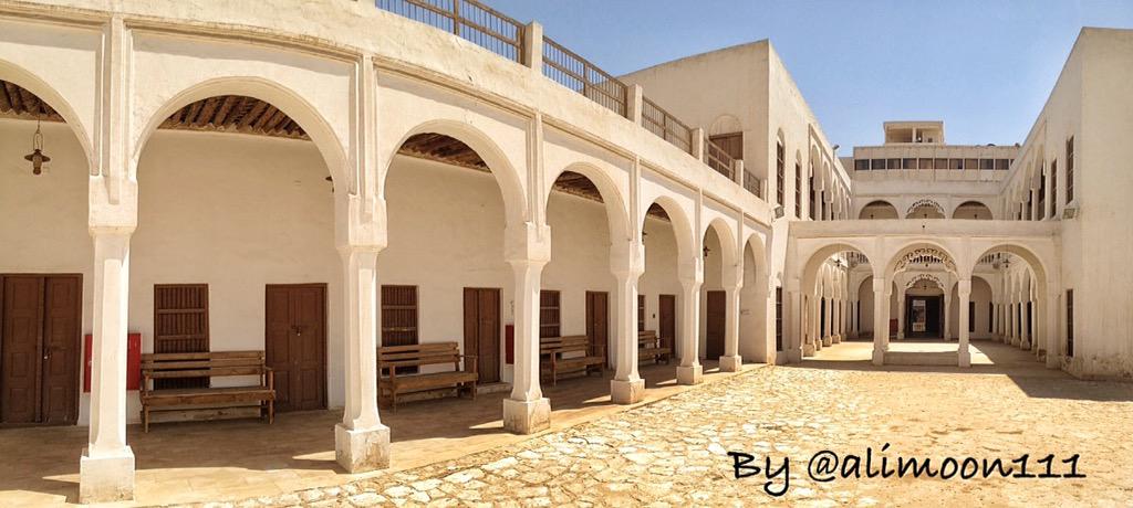 alimoon111's tweet photo. 2⃣ الأميرية #مدرسة_الهفوف_الأولى
تحتوي على سكن داخلي للطلاب القادمين للدراسة من خارج #الأحساء

#معلومة http://t.co/ScFwzfaYfW