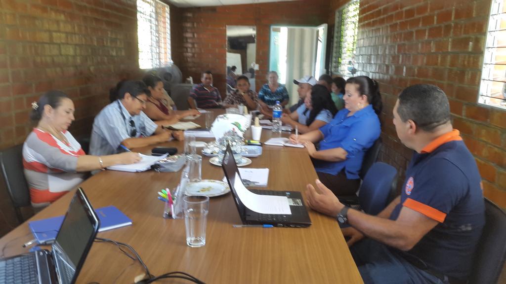 Acomalapa1's tweet photo. Reunión de Protección Civil y Concejo Municipal de Comalapa http://t.co/ANNdn3MROR