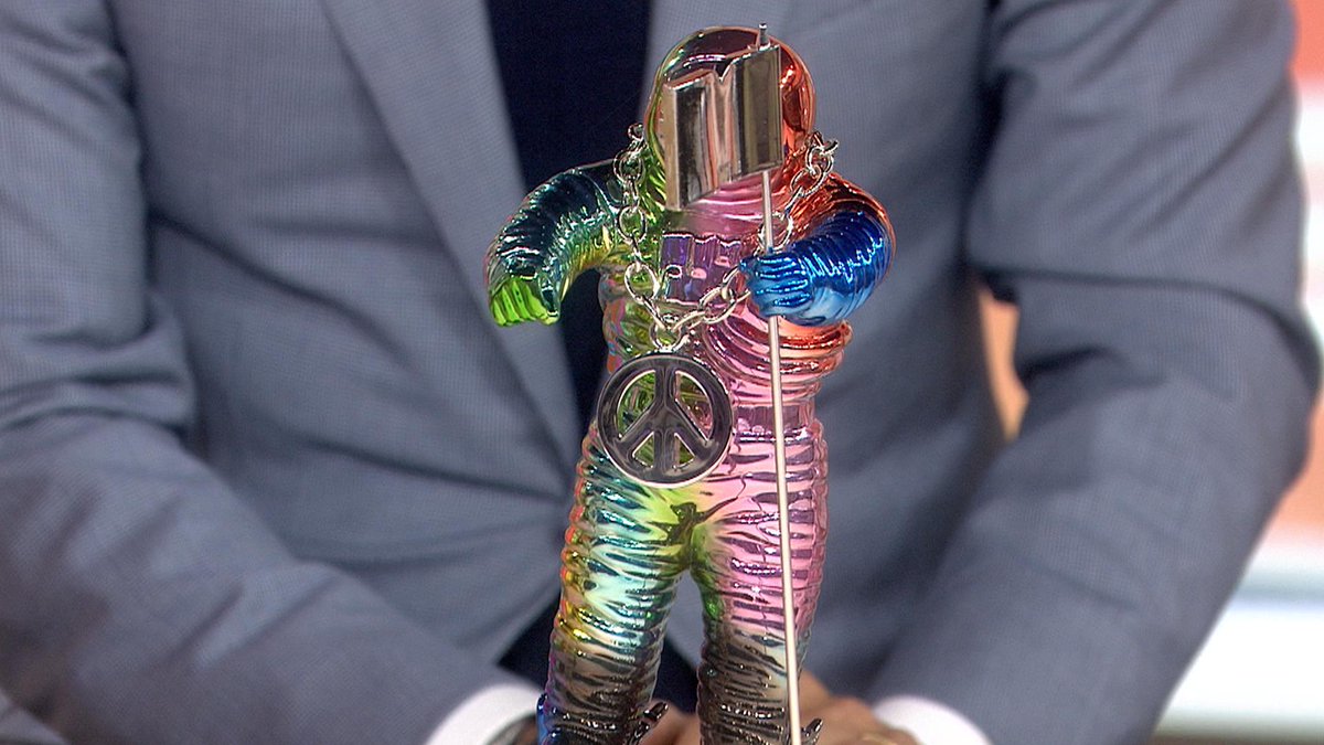 TODAYshow's tweet photo. .@MTV's new colorful #VMAs2015 Moonman trophy: Get a first look http://t.co/WqSmHEDzXU http://t.co/3GVdVW237N