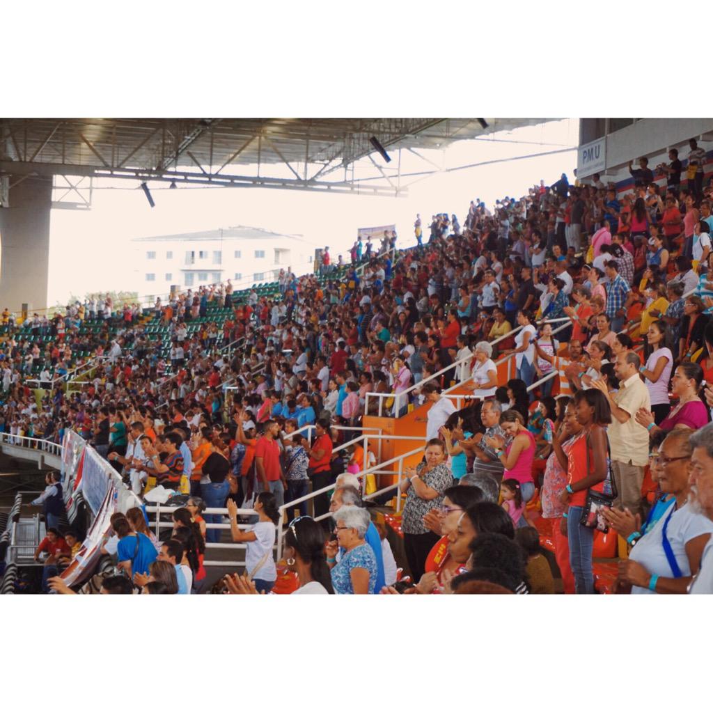 RccCali's tweet photo. #CALI #MODOENCAR #modoENIAA #RENOVACIÓNCARISMÁTICA #RCC #COLOMBIA http://t.co/8W9LX11XSp