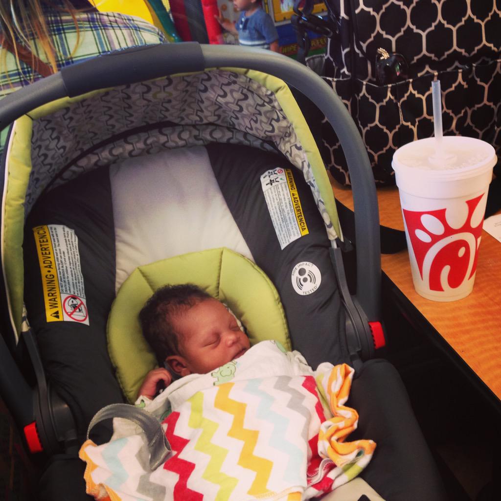 MrsJamieJohnson's tweet photo. 11 days old and already taking her 1st trip to @ChickfilA #hkajohnson @DelmarWJohnson http://t.co/IVSBqdemTJ