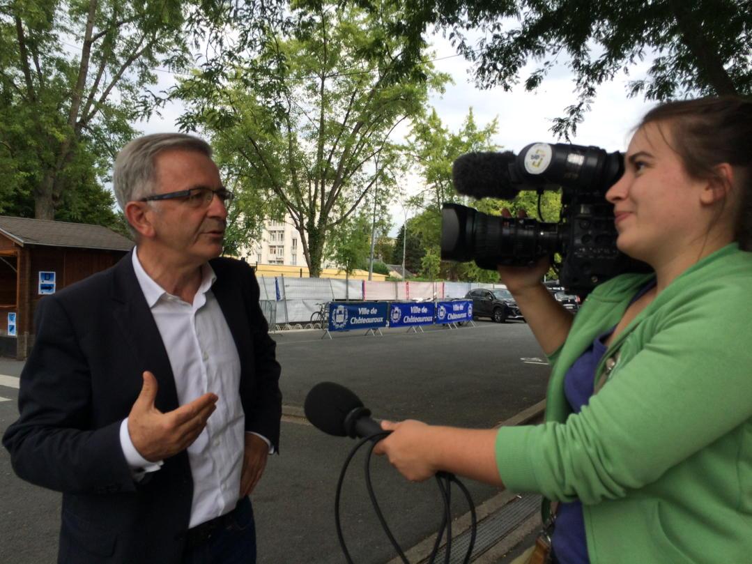 MagueloneHedon's tweet photo. #darc2015 fier de soutenir de Gd festival dédié à la danse #CHATEAUROUX sur #biptv http://t.co/5hJfJLZf73